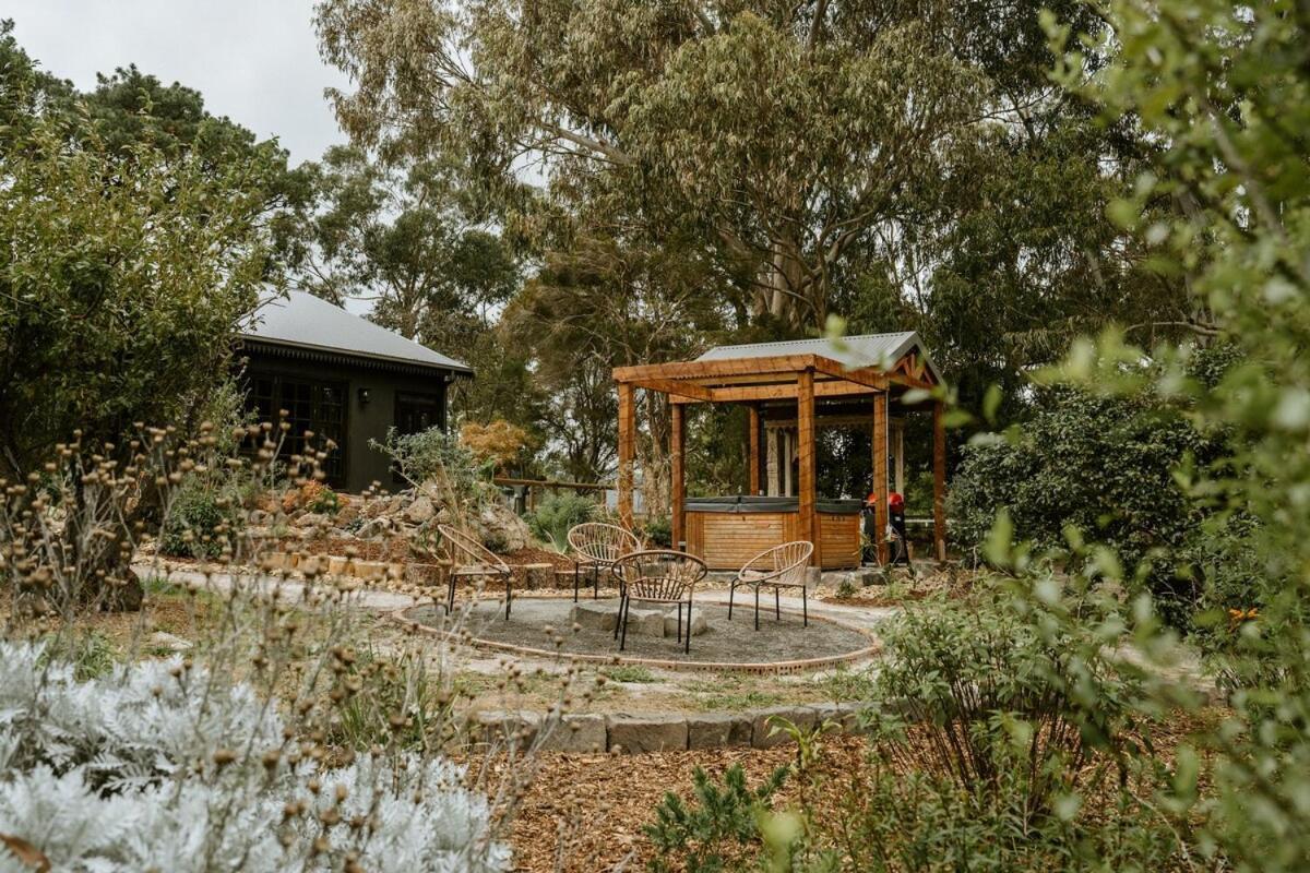 Launching Place The Temple - Country Farm Retreatヴィラ エクステリア 写真